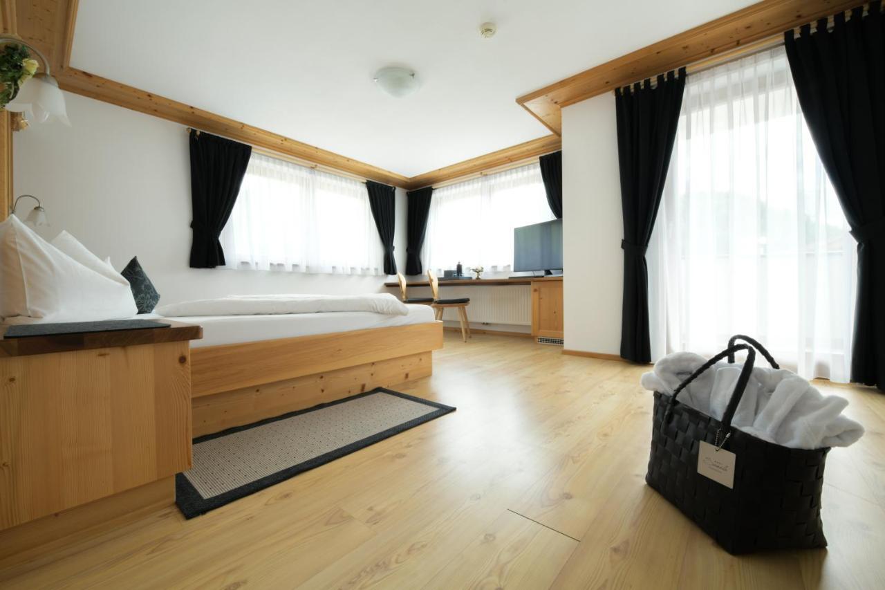 Apartments Sunela セルヴァ・ディ・ヴァル・ガルデーナ エクステリア 写真